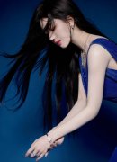 正在线旁不雅网坐1978年任大连海运学院团委；